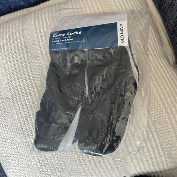 NWT toddler crew socks - Picture 3 of 4